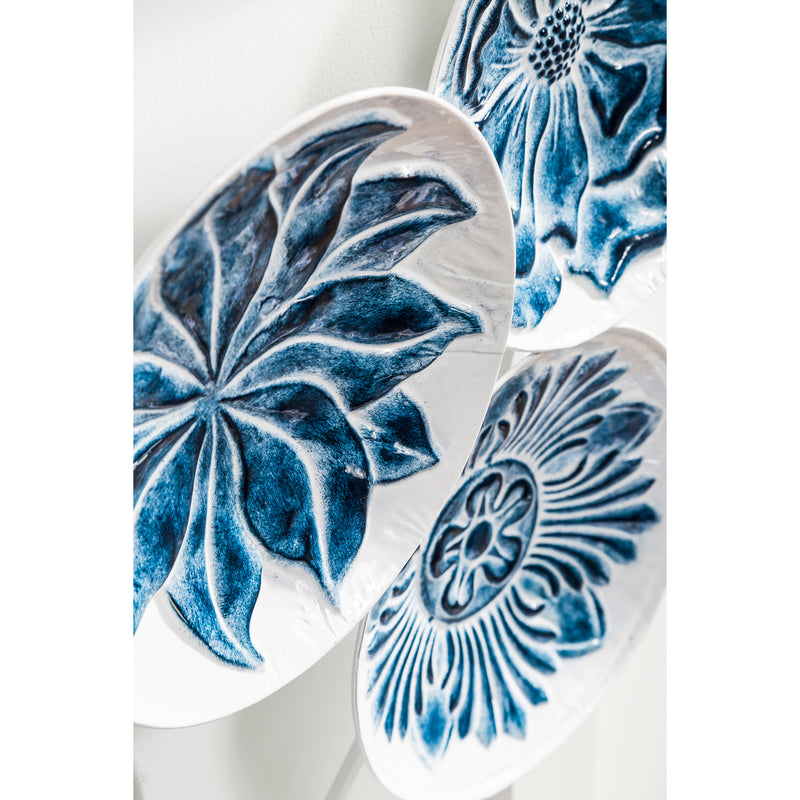 Six Round Plate Blue and White Embossed Wall Décor,6m538