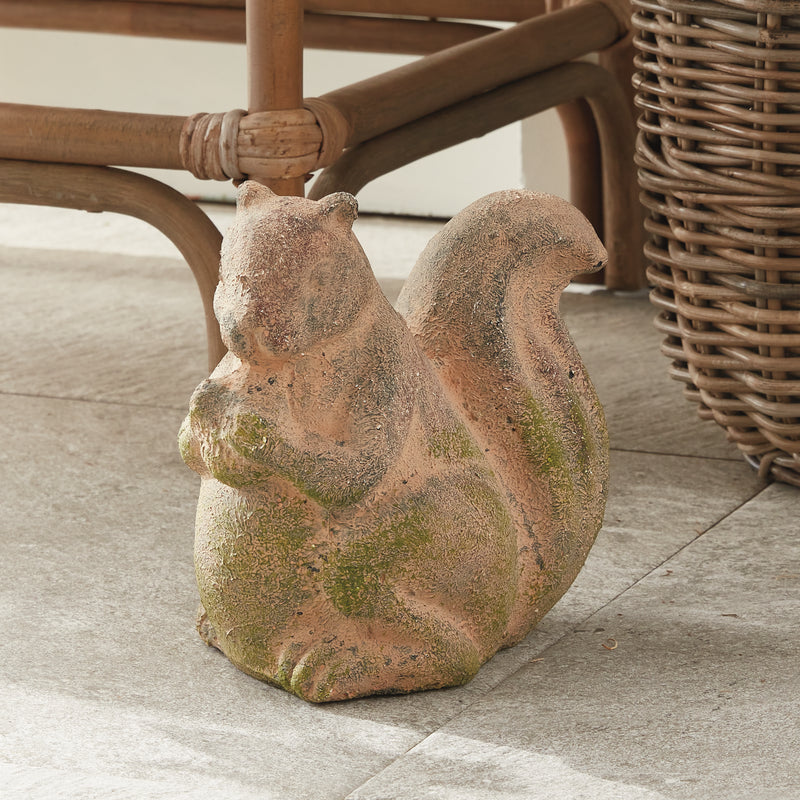 NAPA Home & Garden, WEATHERED GARDEN SQUIRREL,N5DJ79