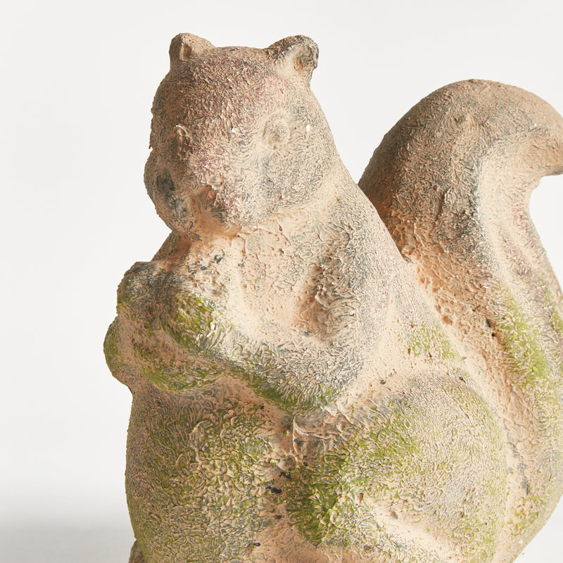 NAPA Home & Garden, WEATHERED GARDEN SQUIRREL,N5DJ79