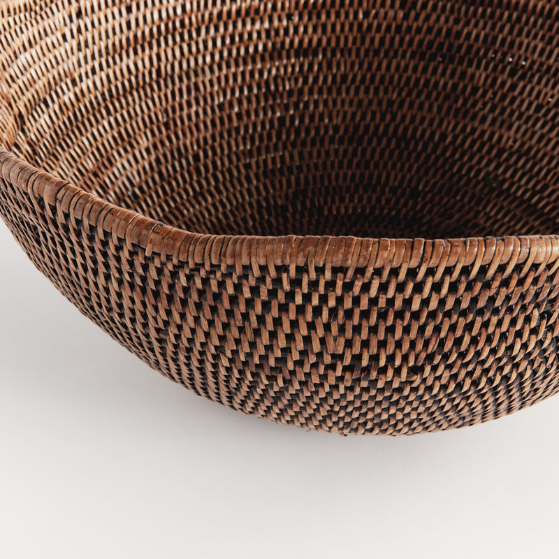 NAPA Home & Garden, BURMA RATTAN SCALLOPED EDGE BOWL LARGE,N5TN08BR