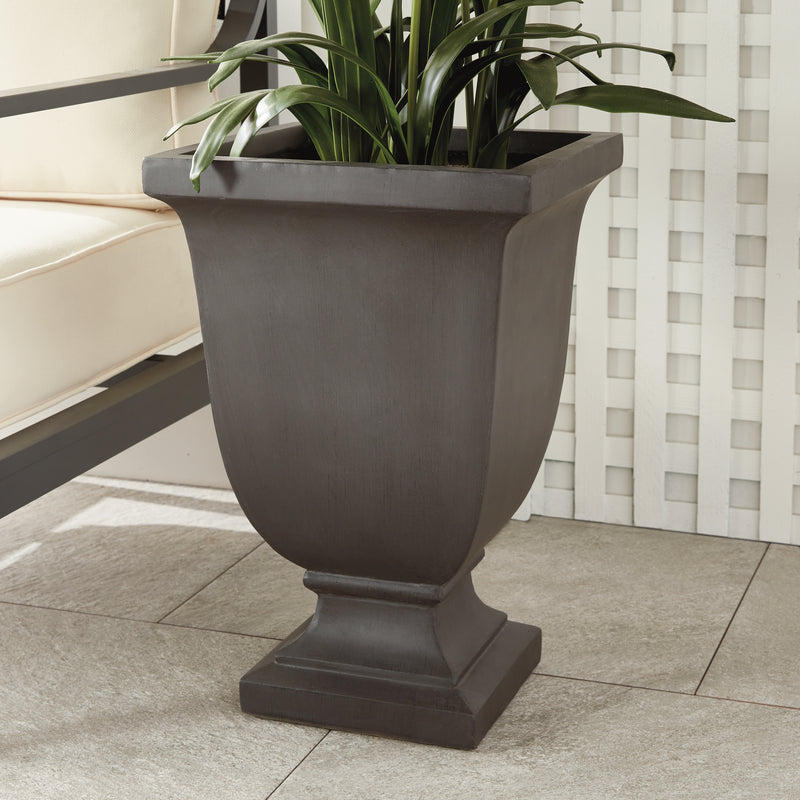 NAPA Home & Garden, FIBRECLAY BECKETT SQ FOOTED PLANTER SMALL,N5UN05BK