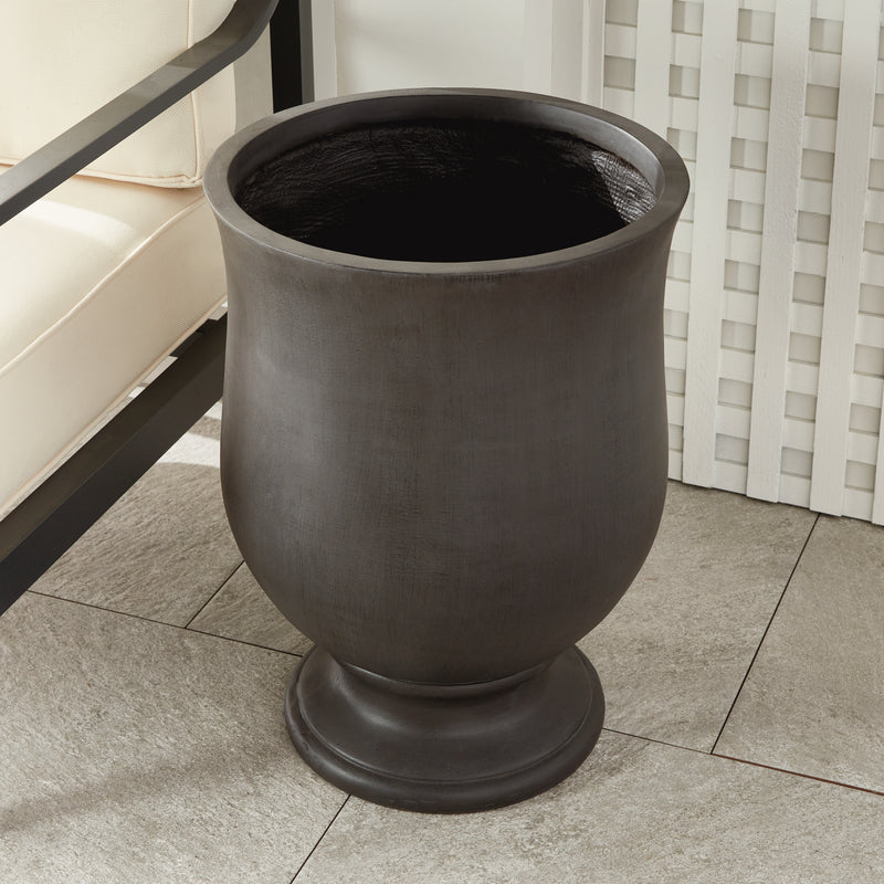 NAPA Home & Garden, FIBRECLAY JOSIE ROUND FOOTED PLANTER,N5UN07BK