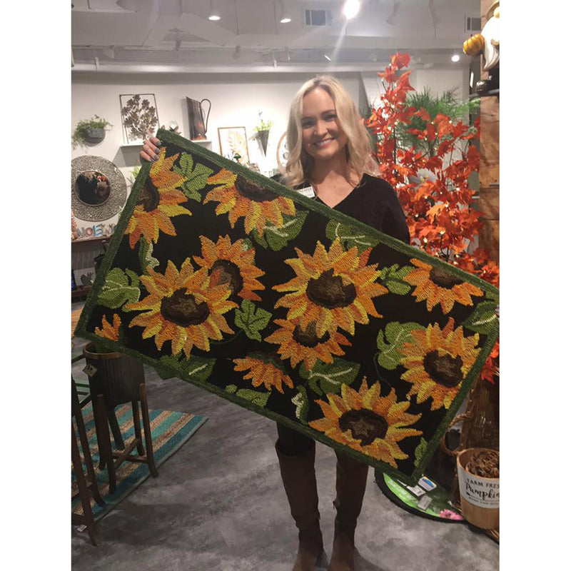 Indoor/Outdoor  Hooked  Rug,  Sunflowers 42"x24",4or119